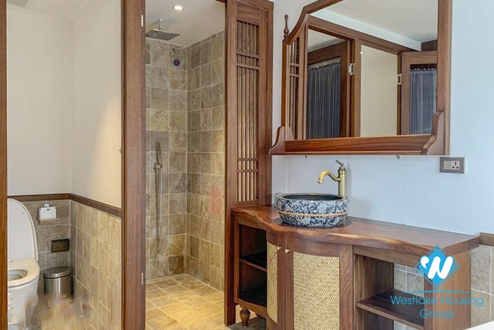 Spectacular lake-view 3 bedrooms apartment for rent in Dang Thai Mai area, Tay Ho